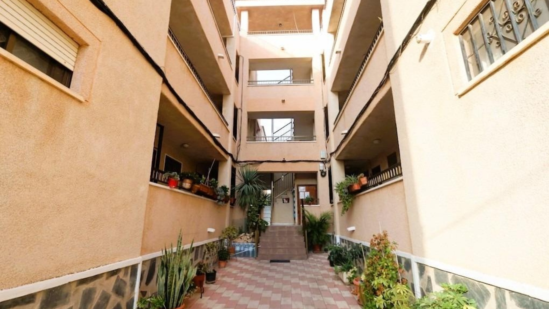 Resale - Apartment - Torrevieja - La Siesta