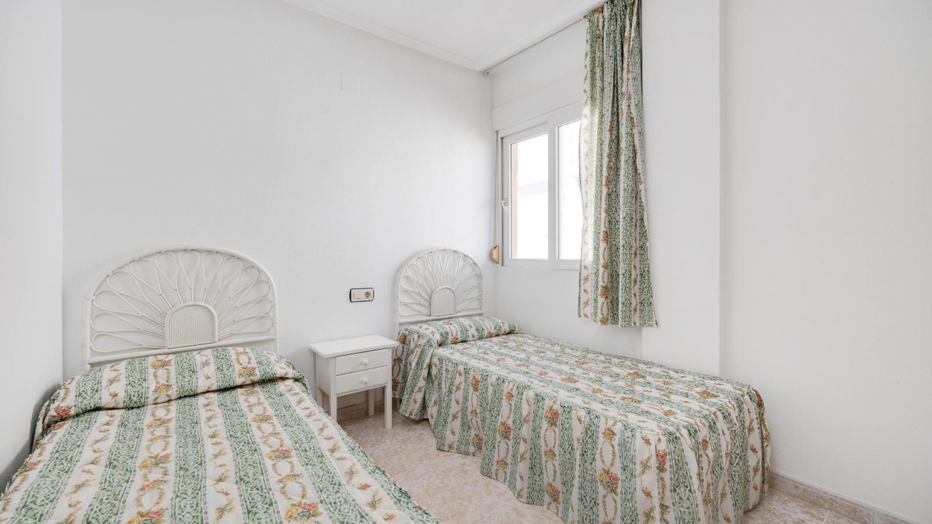 Resale - Apartment - Torrevieja - parque del naciones