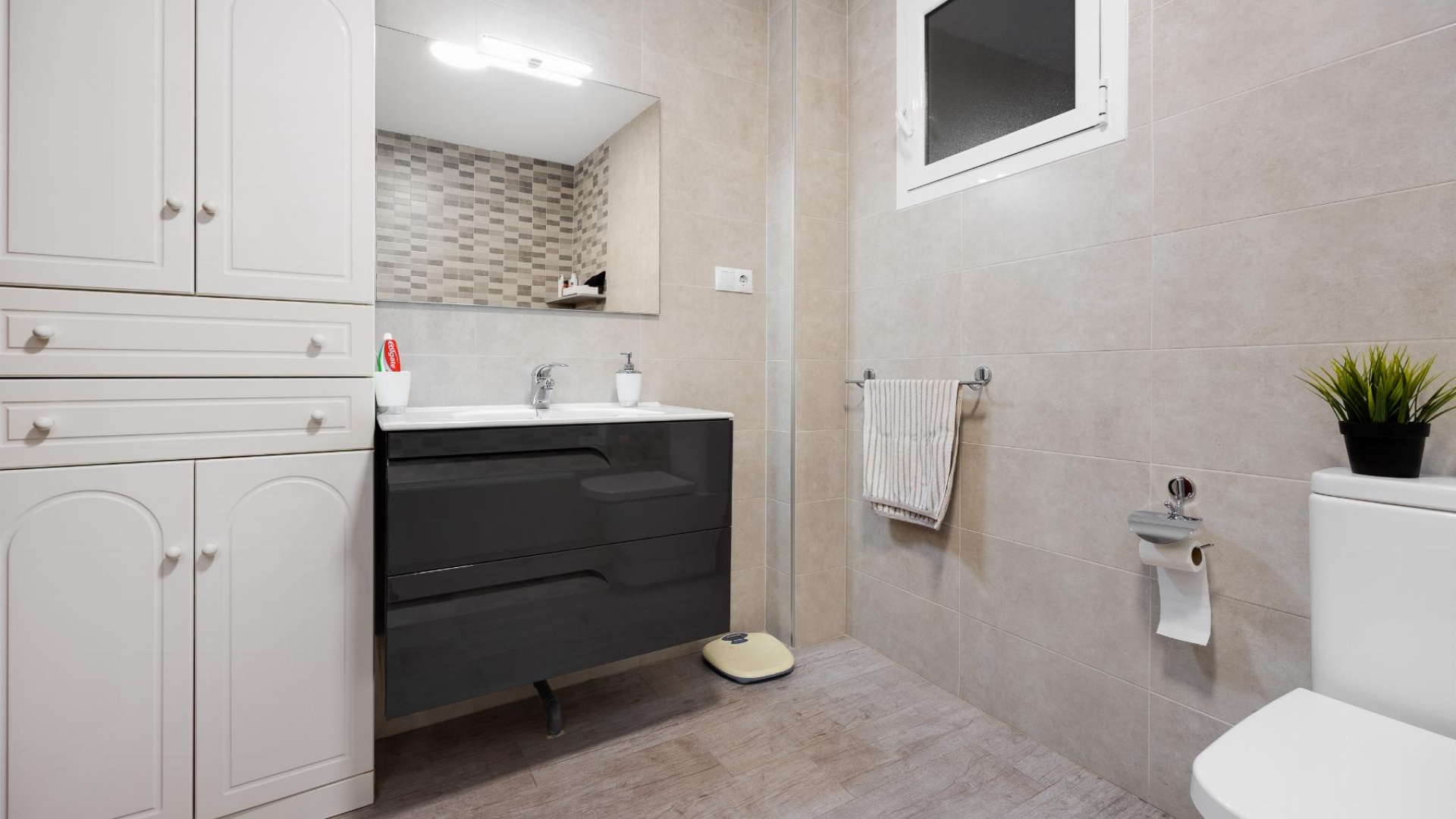 Resale - Apartment - Torrevieja - Piscinas naturales