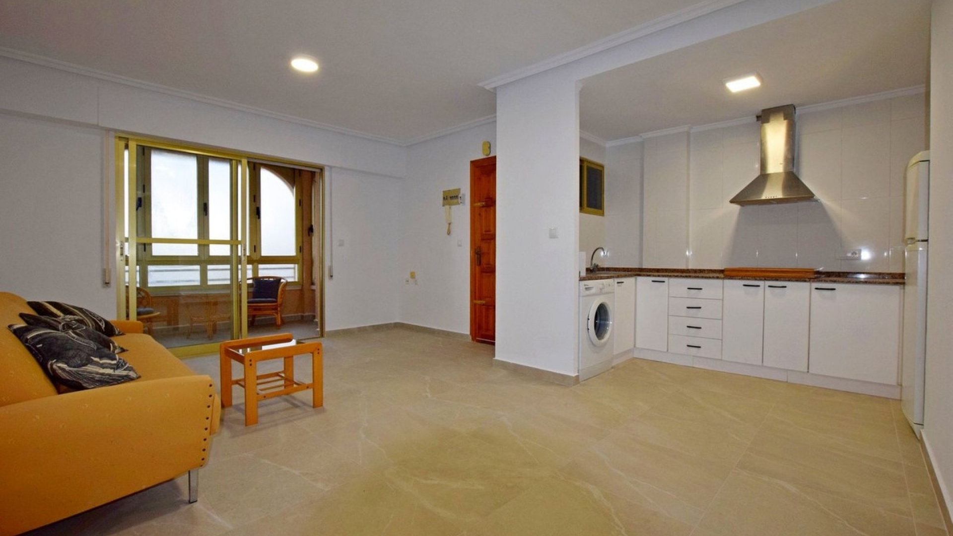 Resale - Apartment - Torrevieja - Playa De La Mata