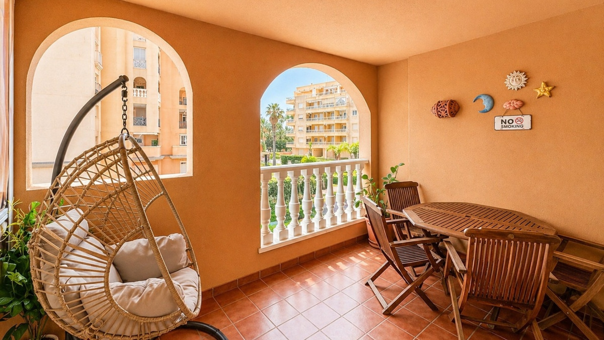 Resale - Apartment - Torrevieja - Playa De Los Locos