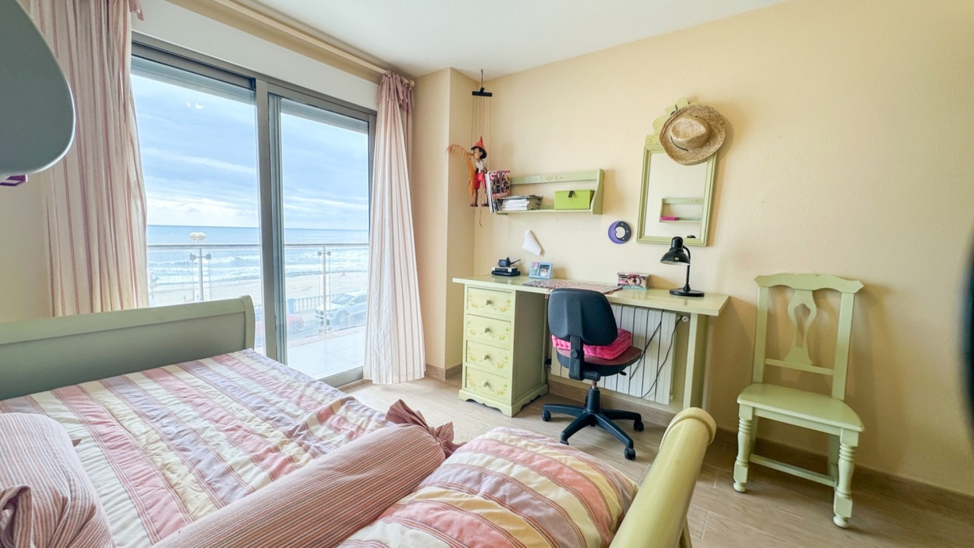 Resale - Apartment - Torrevieja - Playa De Los Locos