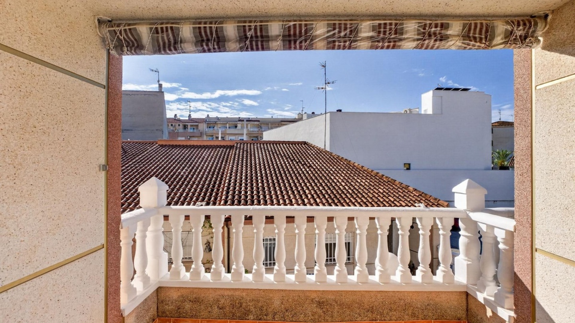 Resale - Apartment - Torrevieja - Playa De Los Locos