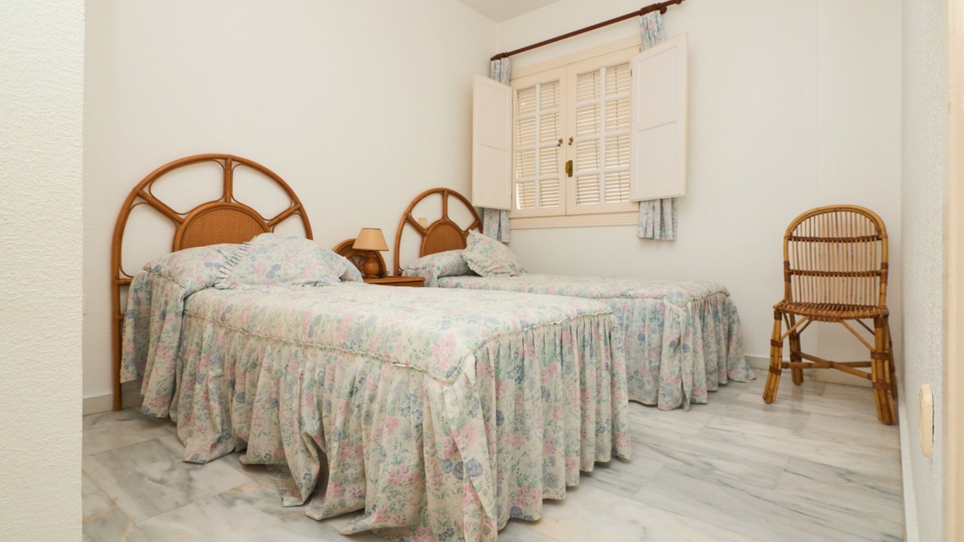Resale - Apartment - Torrevieja - Playa De Los Locos
