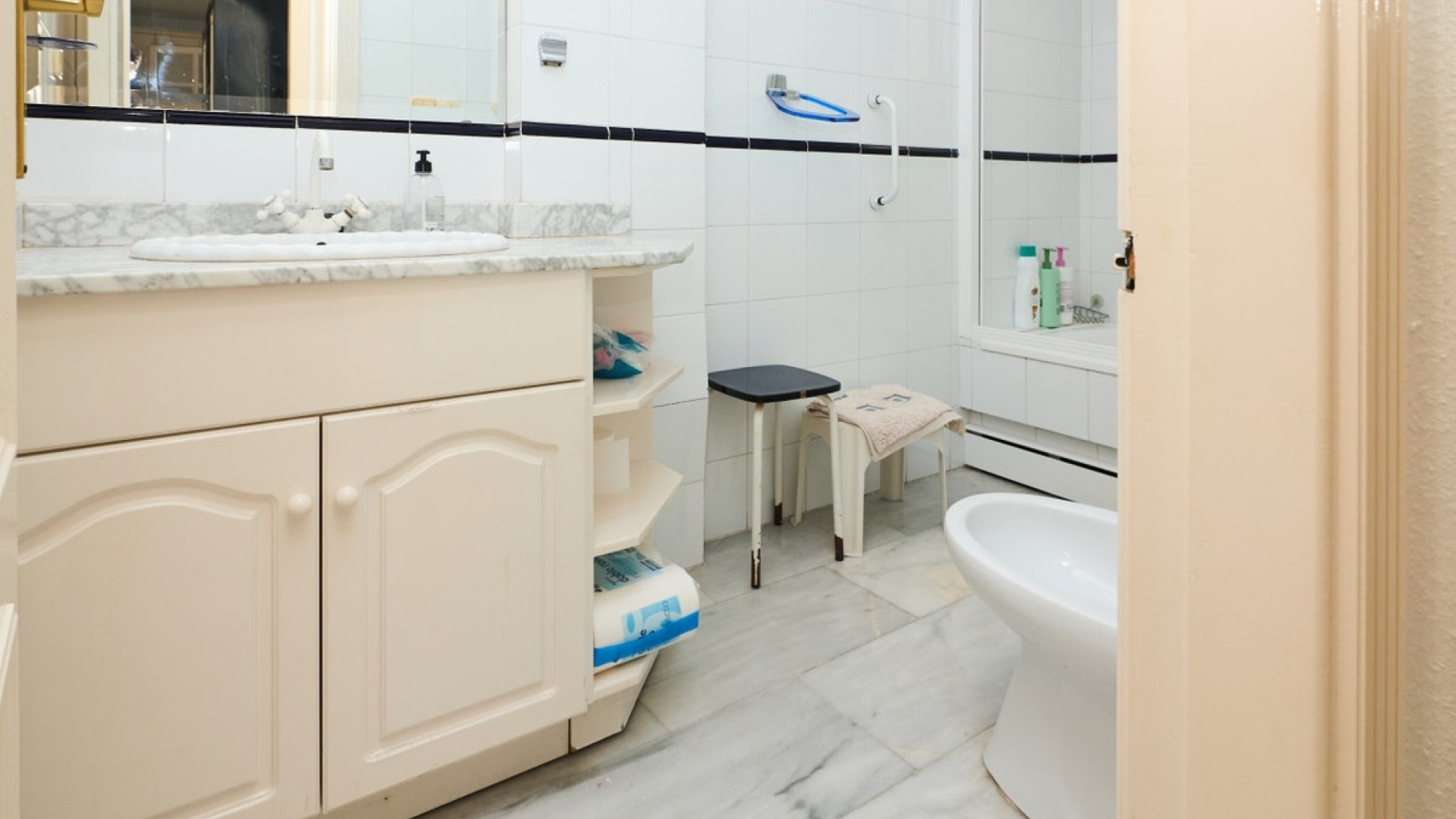 Resale - Apartment - Torrevieja - Playa De Los Locos