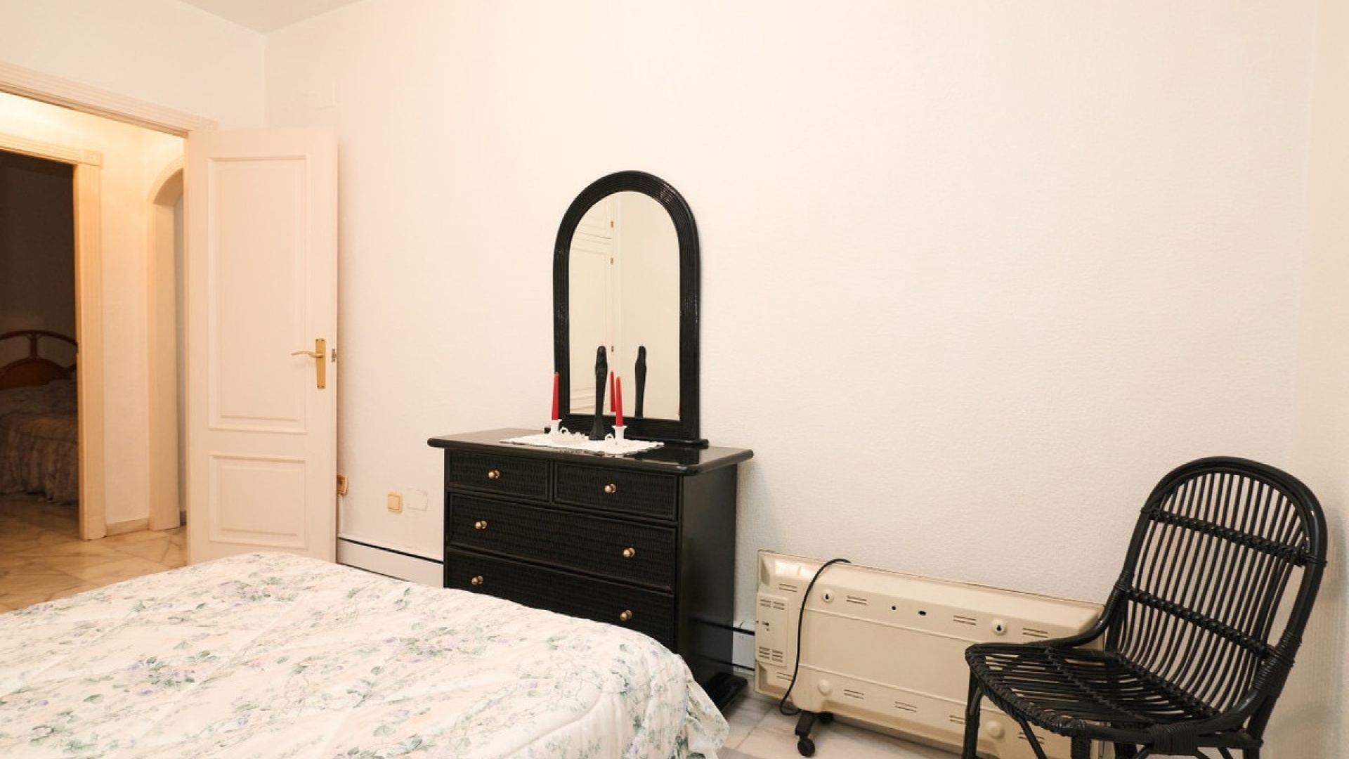 Resale - Apartment - Torrevieja - Playa De Los Locos