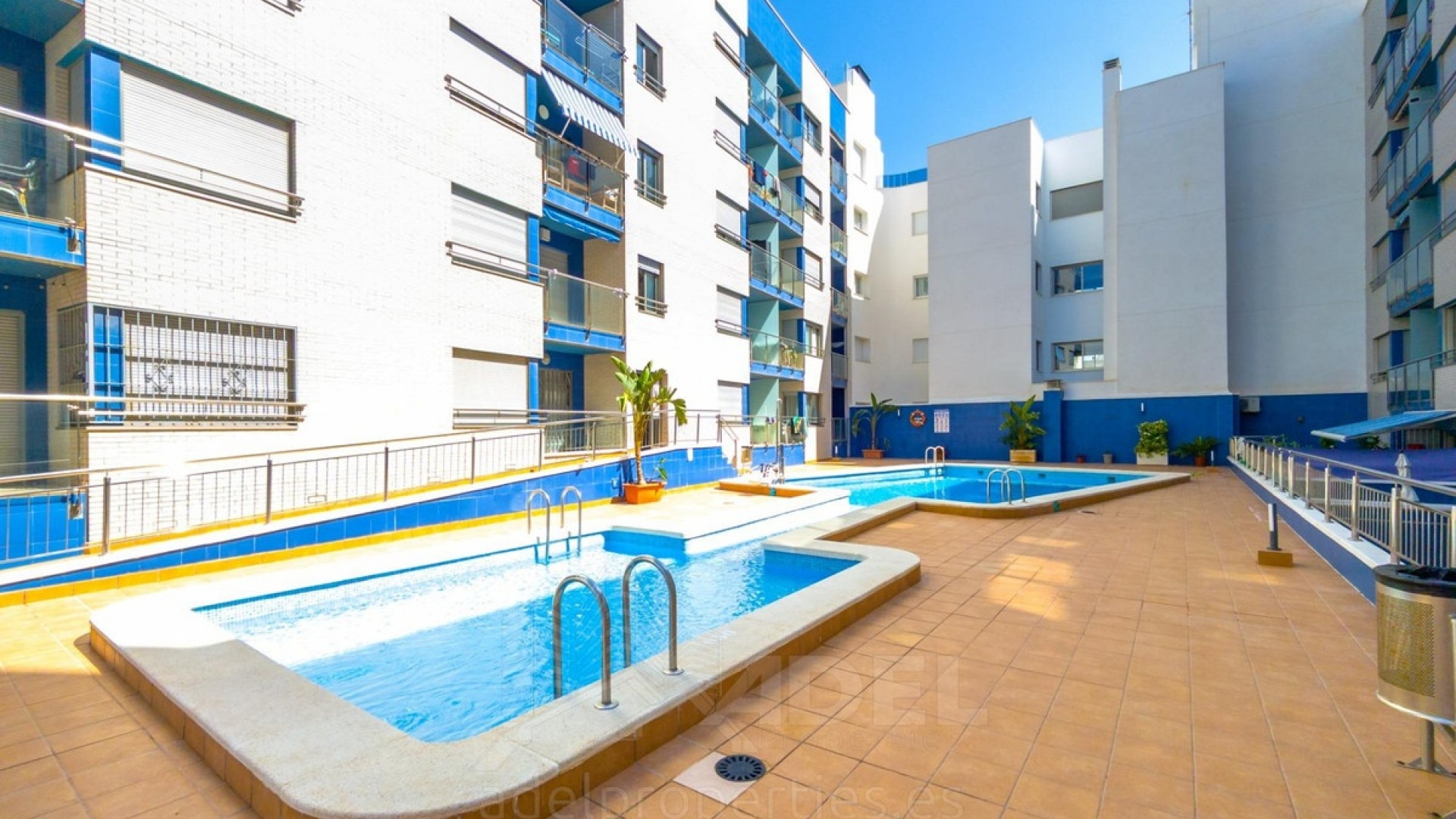 Resale - Apartment - Torrevieja - Playa De Los Locos