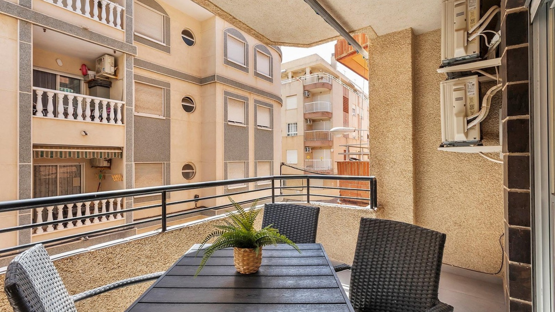 Resale - Apartment - Torrevieja - Playa De Los Locos