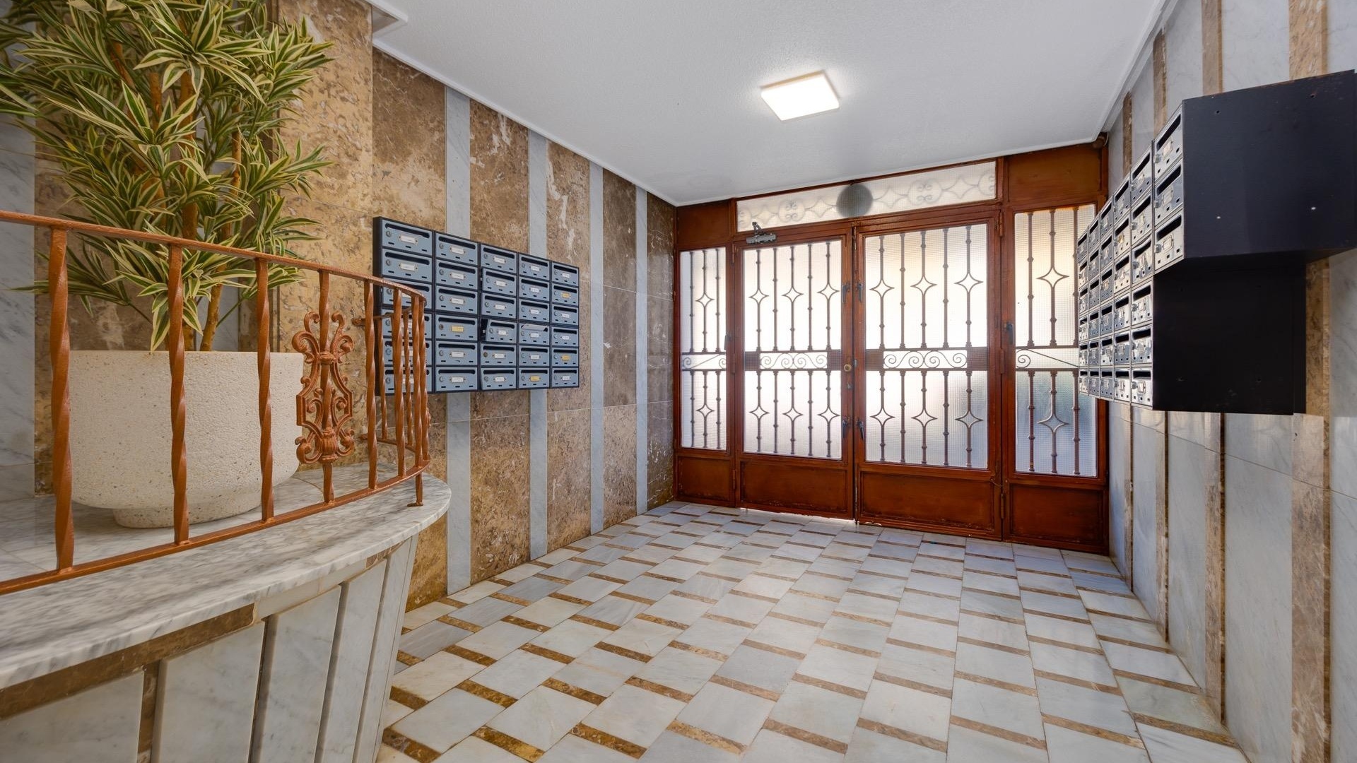 Resale - Apartment - Torrevieja - Playa de los Naufragos