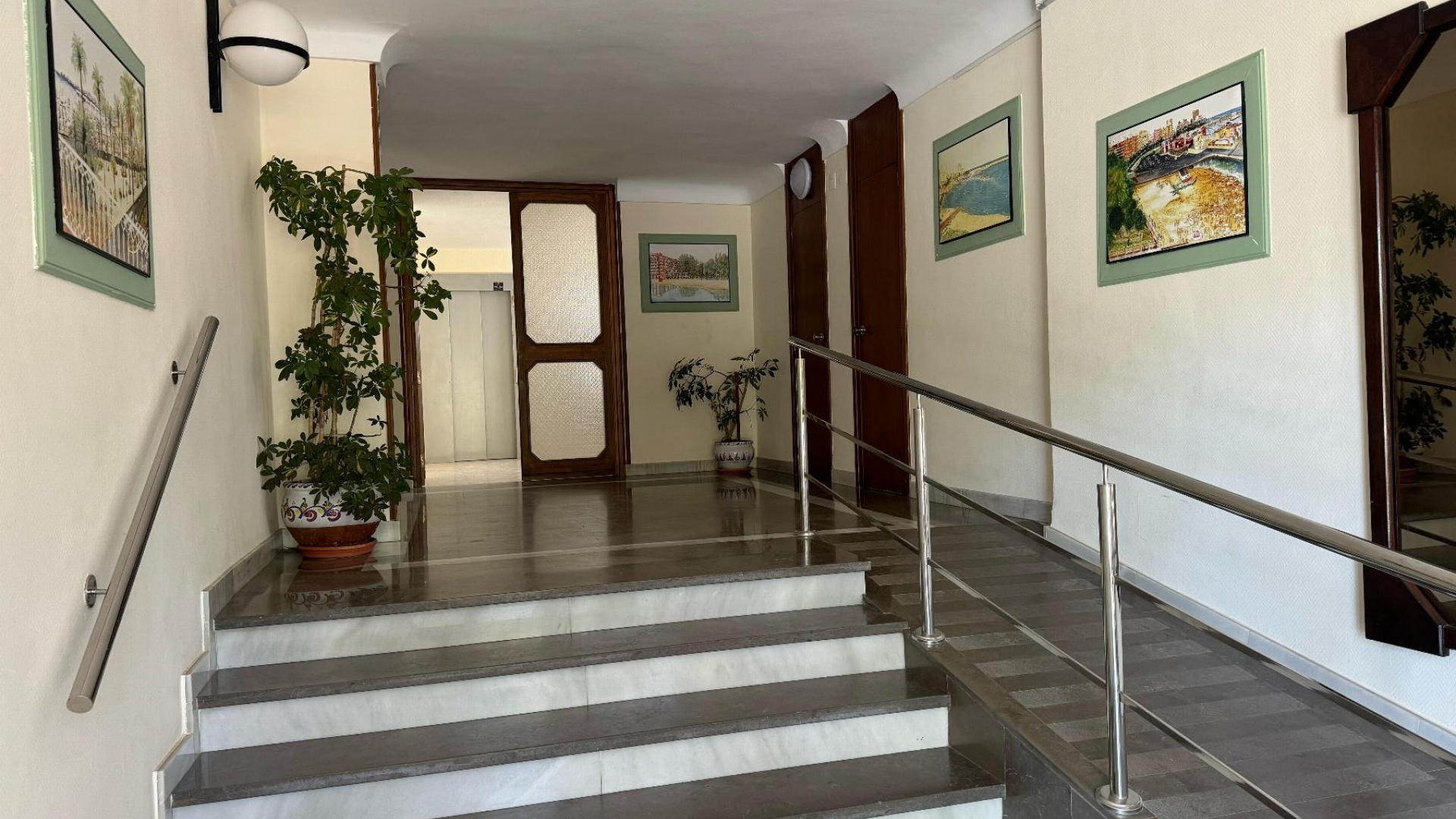 Resale - Apartment - Torrevieja - Playa del Acequión