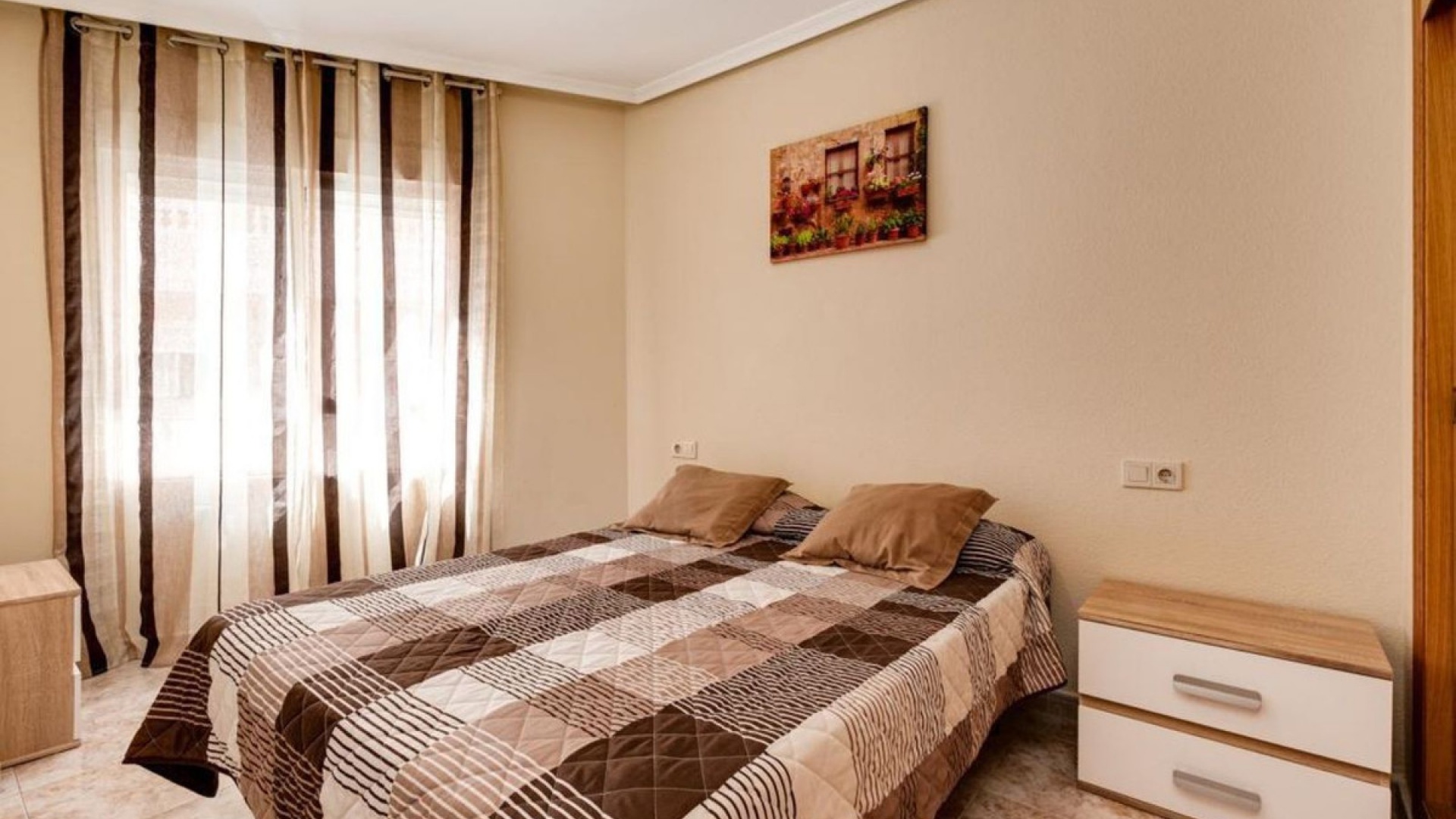 Resale - Apartment - Torrevieja - Torrevieja Centro