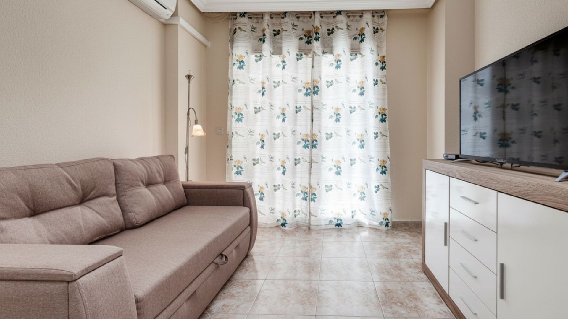 Resale - Apartment - Torrevieja - Torrevieja Centro