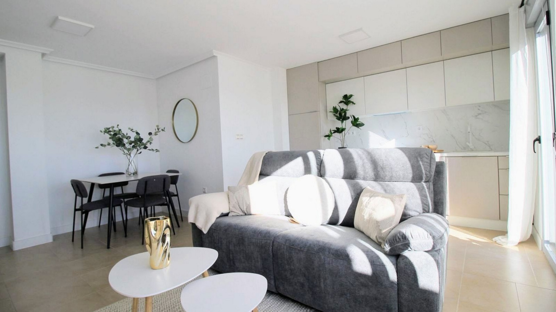 Resale - Apartment - Torrevieja - Torrevieja Centro