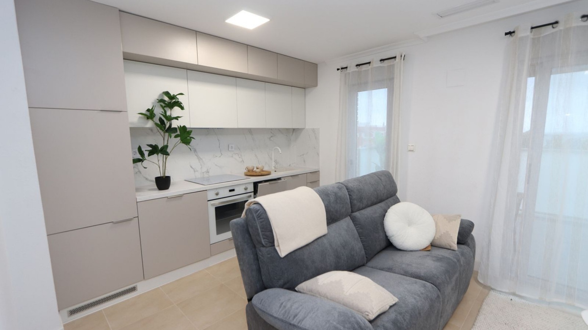 Resale - Apartment - Torrevieja - Torrevieja Centro