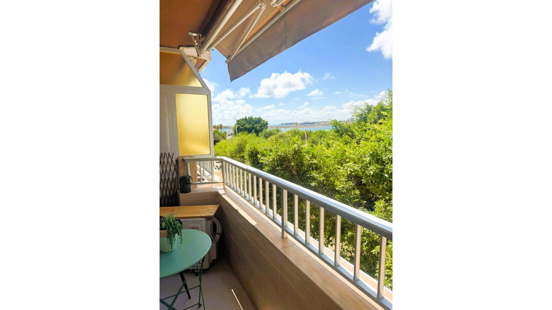 Resale - Apartment - Torrevieja - Torrevieja Centro