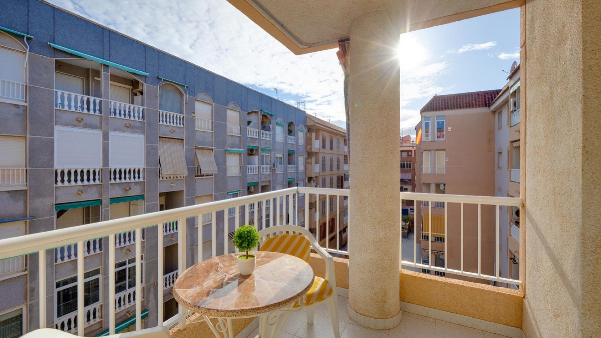 Resale - Apartment - Torrevieja - Torrevieja Centro