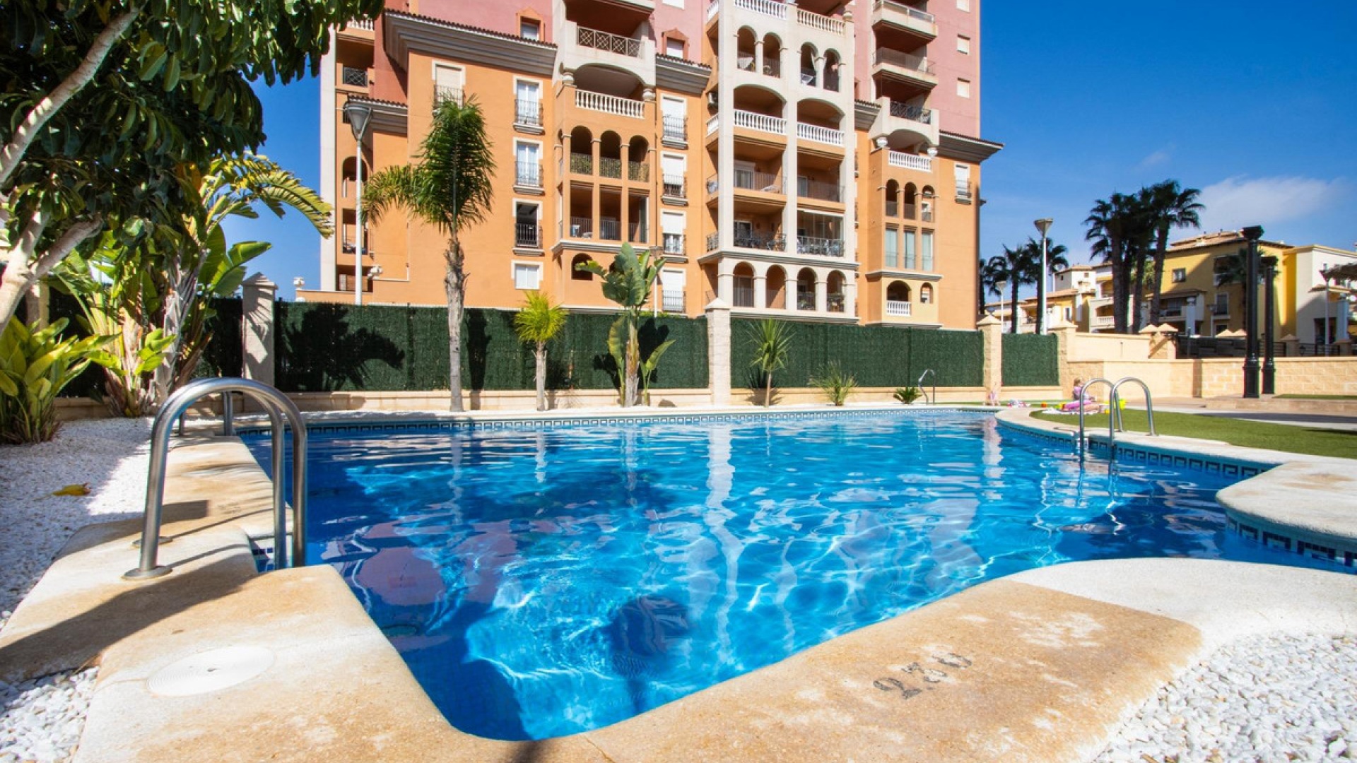 Resale - Apartment - Torrevieja - Torrevieja Centro