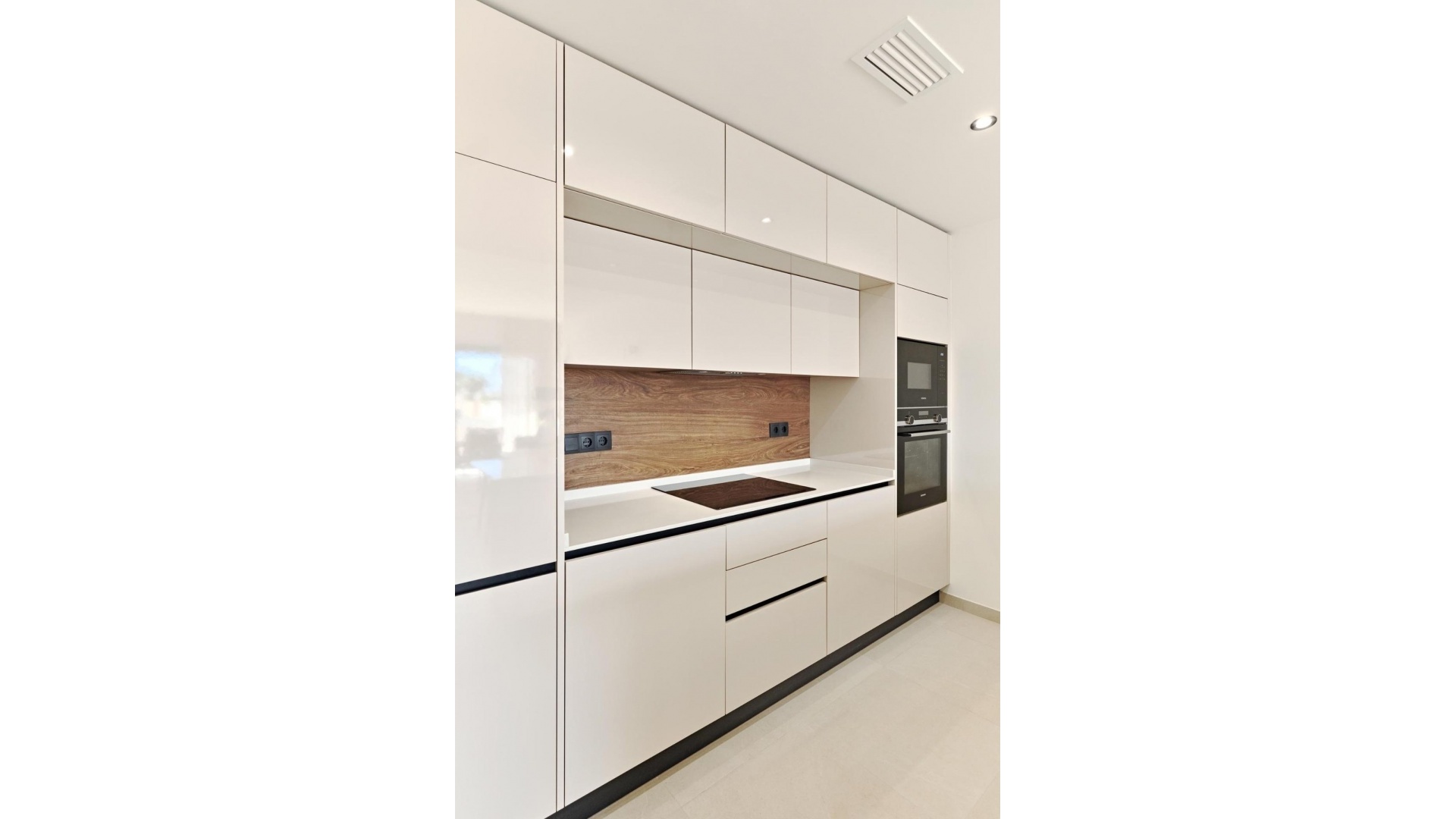 Resale - Apartment - Torrevieja - Torrevieja Centro