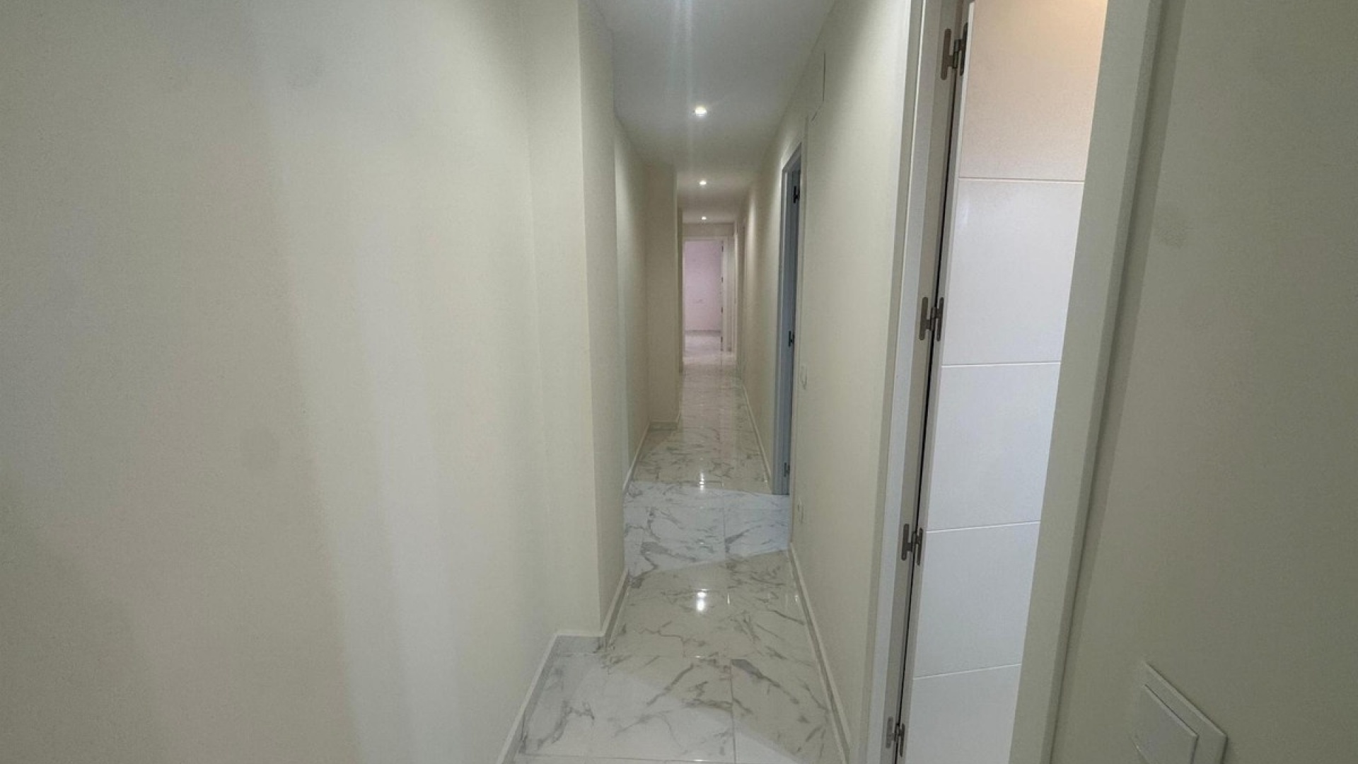 Resale - Apartment - Torrevieja - Torrevieja Centro
