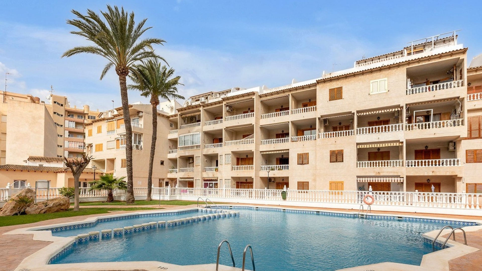 Resale - Apartment - Torrevieja - Torrevieja Centro