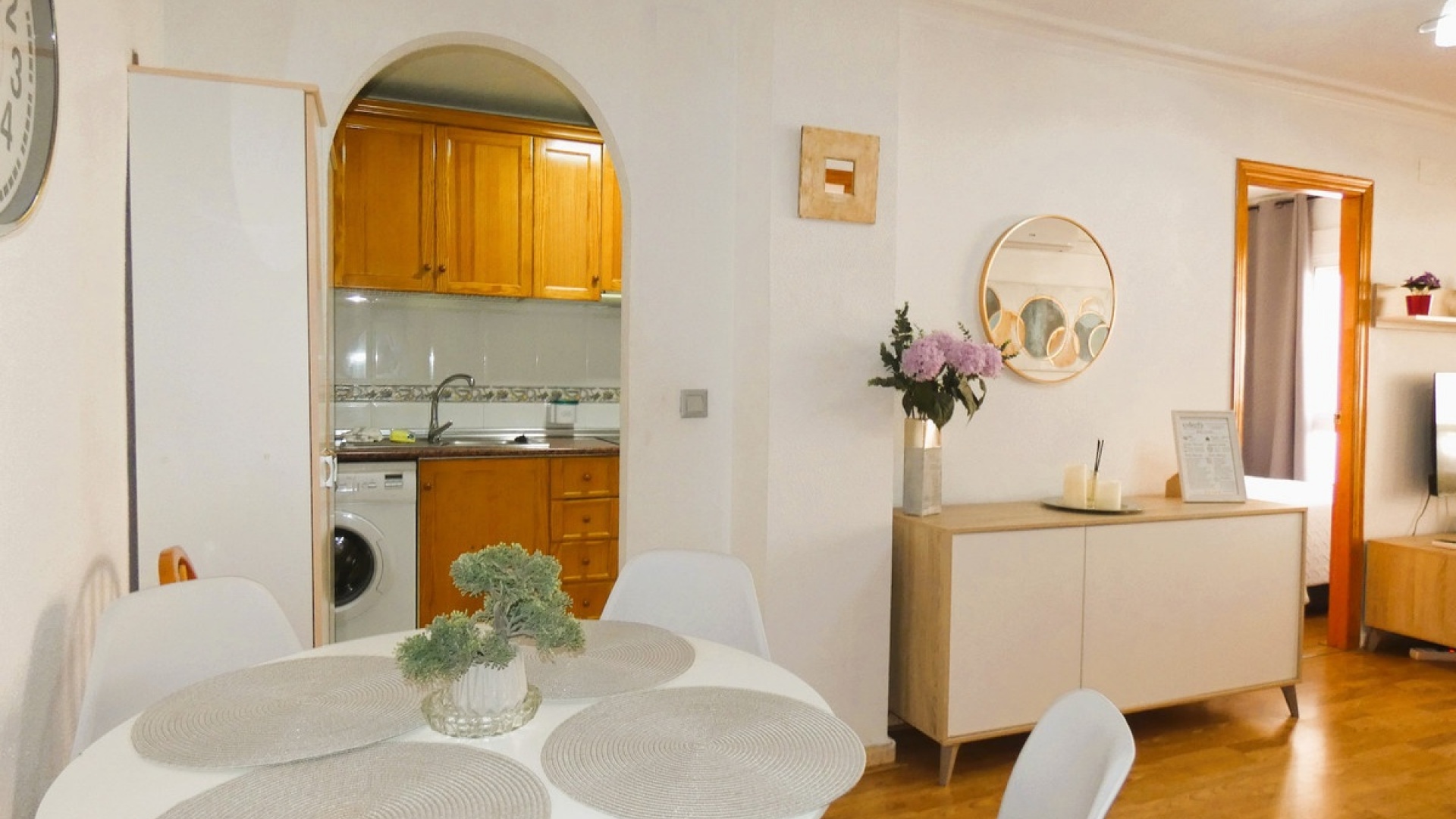 Resale - Apartment - Torrevieja - Torrevieja Centro