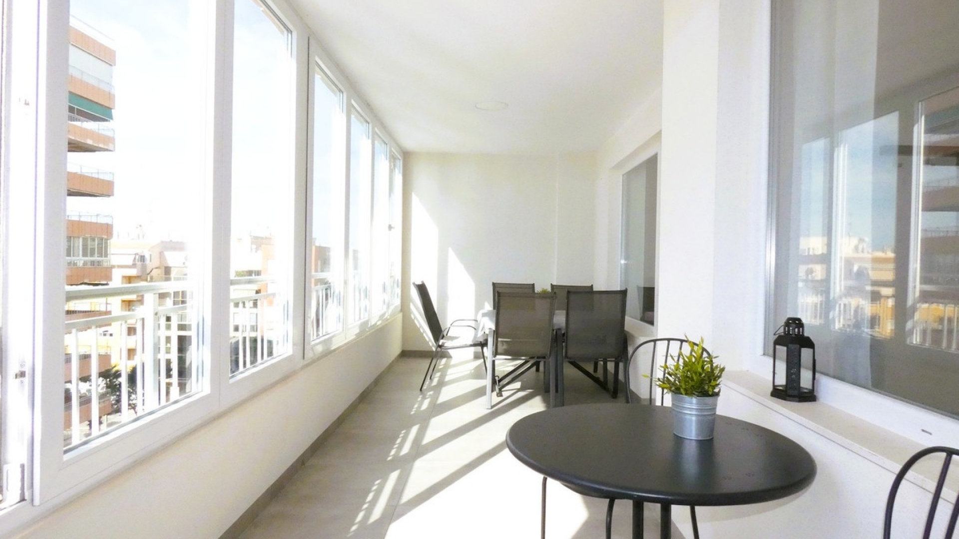 Resale - Apartment - Torrevieja - Torrevieja Centro