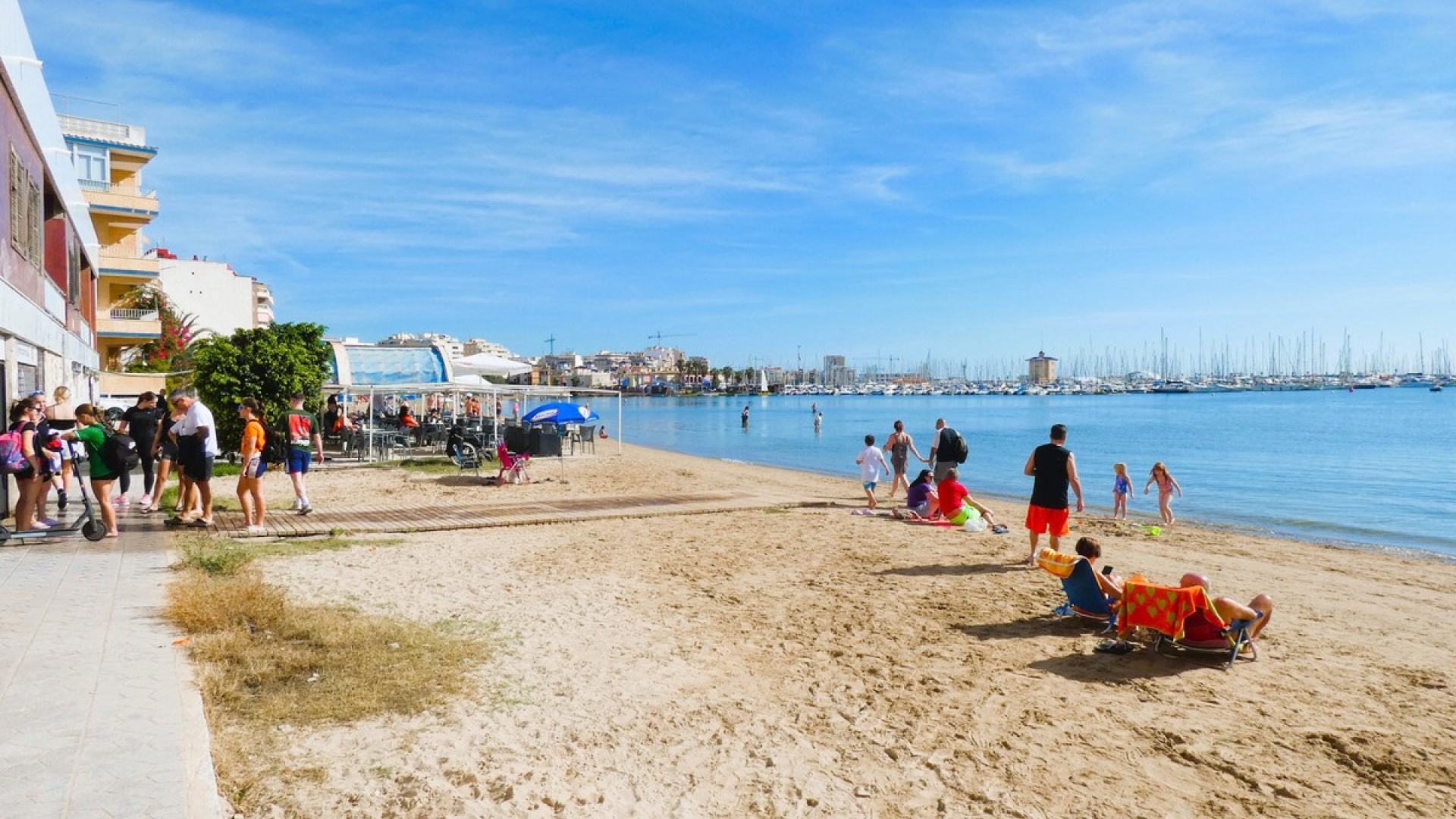 Resale - Apartment - Torrevieja - Torrevieja Centro