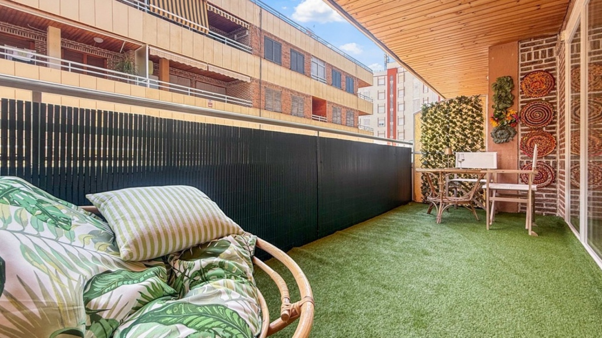 Resale - Apartment - Torrevieja - Torrevieja Centro