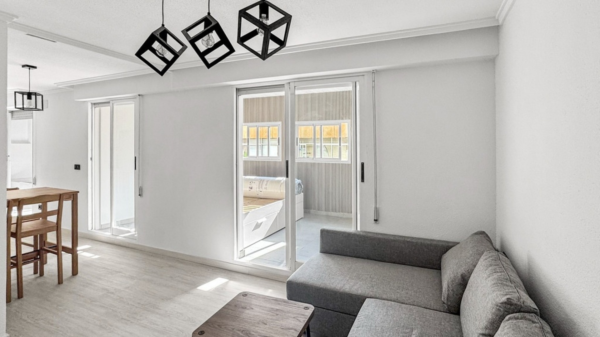 Resale - Apartment - Torrevieja - Torrevieja Centro