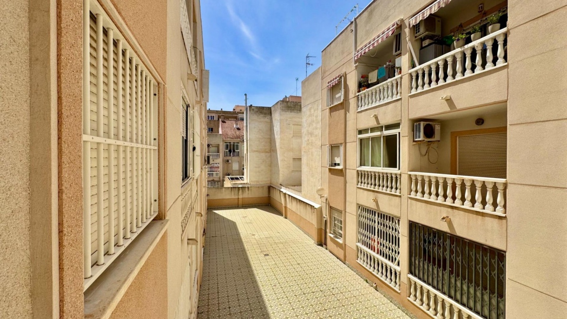 Resale - Apartment - Torrevieja - Torrevieja Centro