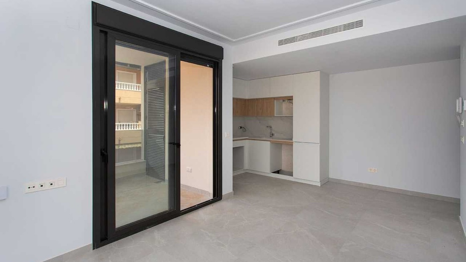 Resale - Apartment - Torrevieja - Torrevieja Centro