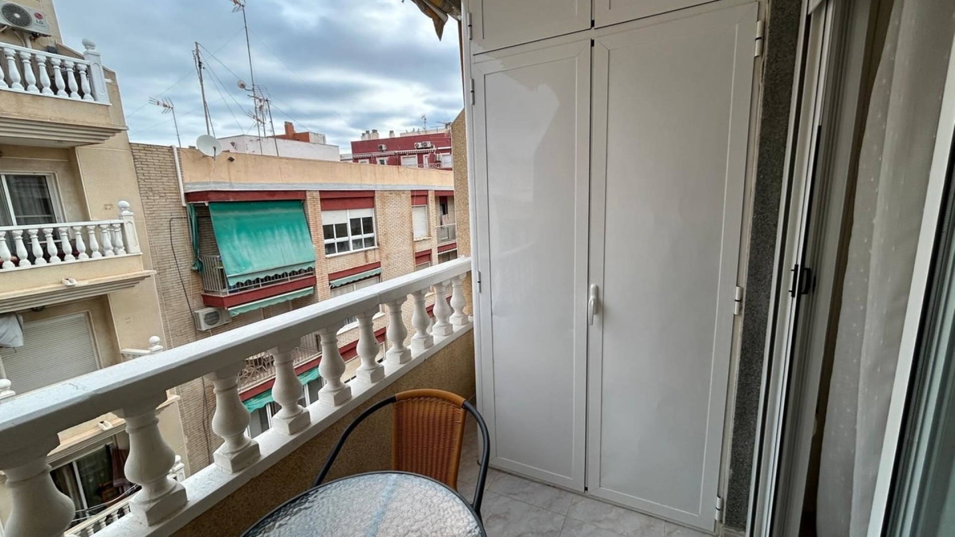 Resale - Apartment - Torrevieja - Torrevieja Centro