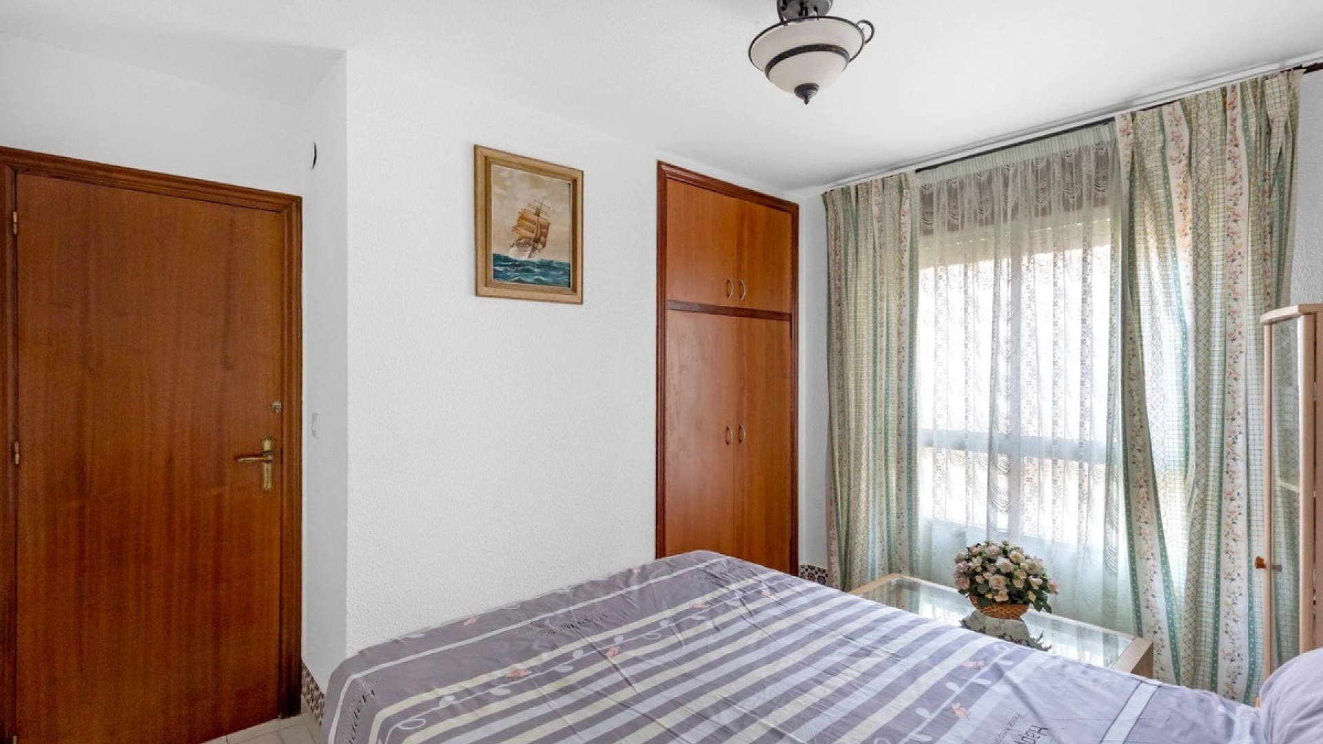 Resale - Apartment - Torrevieja - Torrevieja Centro