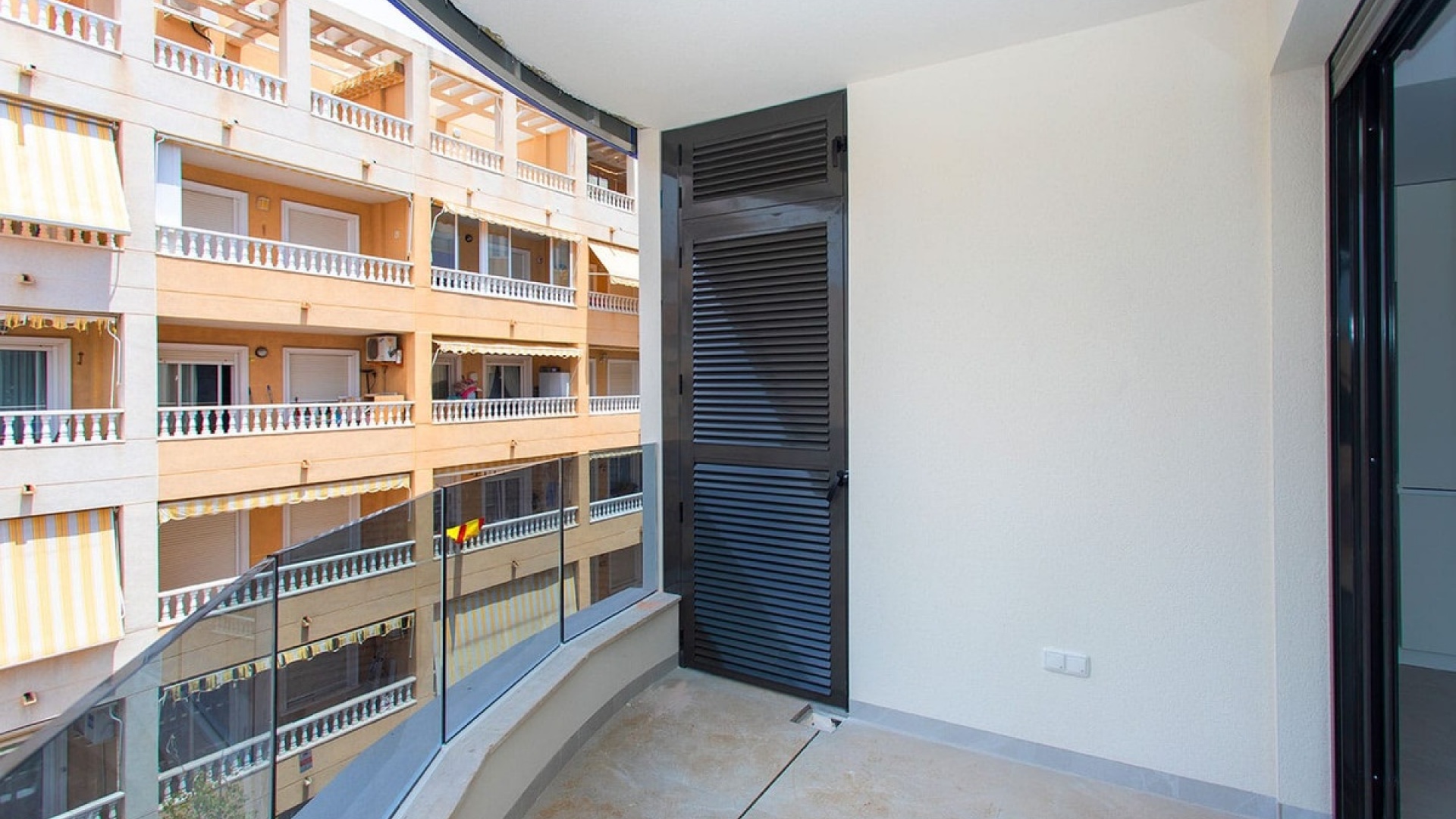 Resale - Apartment - Torrevieja - Torrevieja Centro