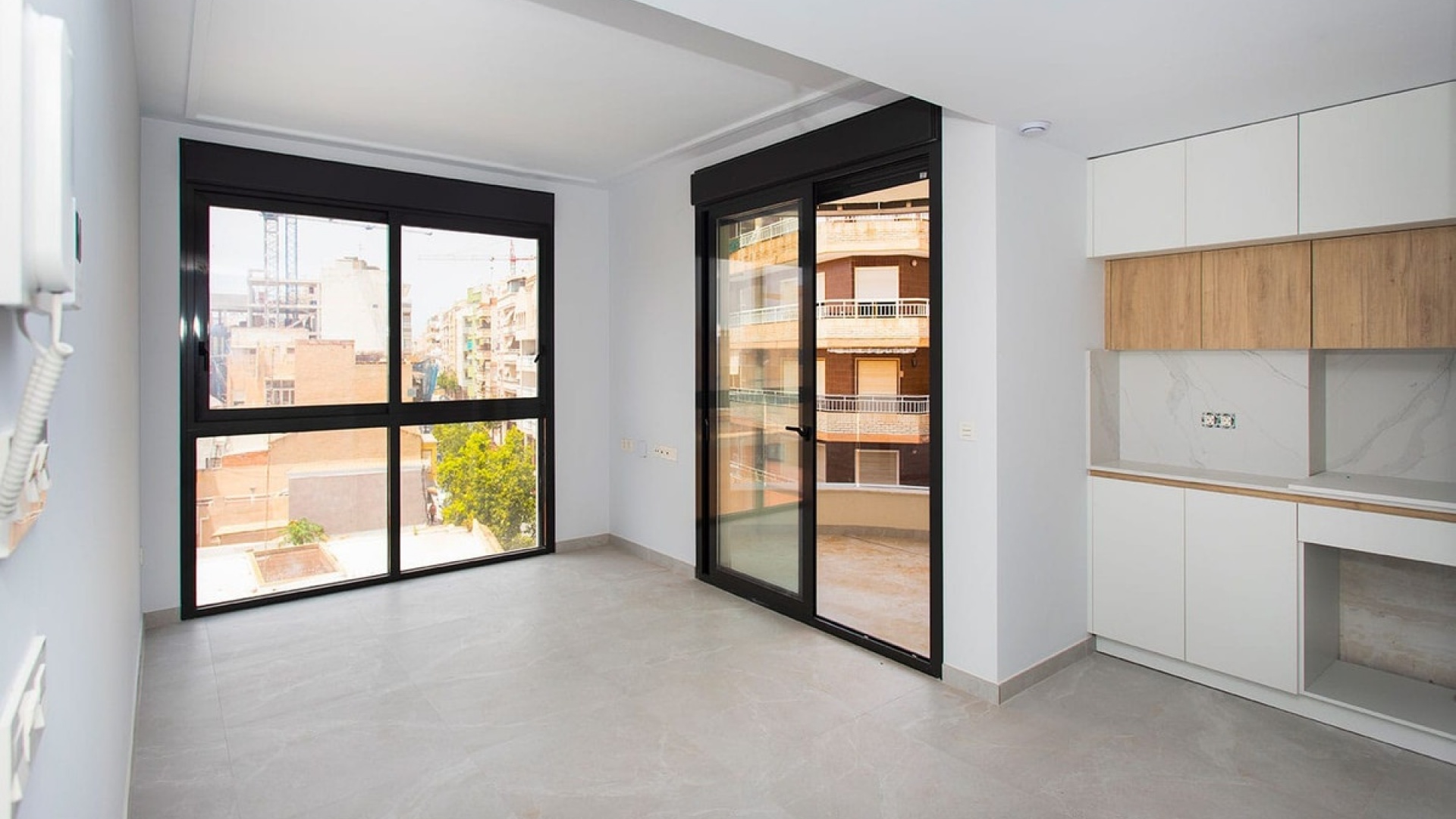 Resale - Apartment - Torrevieja - Torrevieja Centro