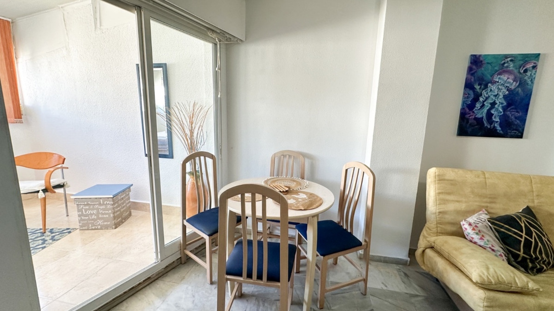 Resale - Apartment - Torrevieja - Torrevieja Centro