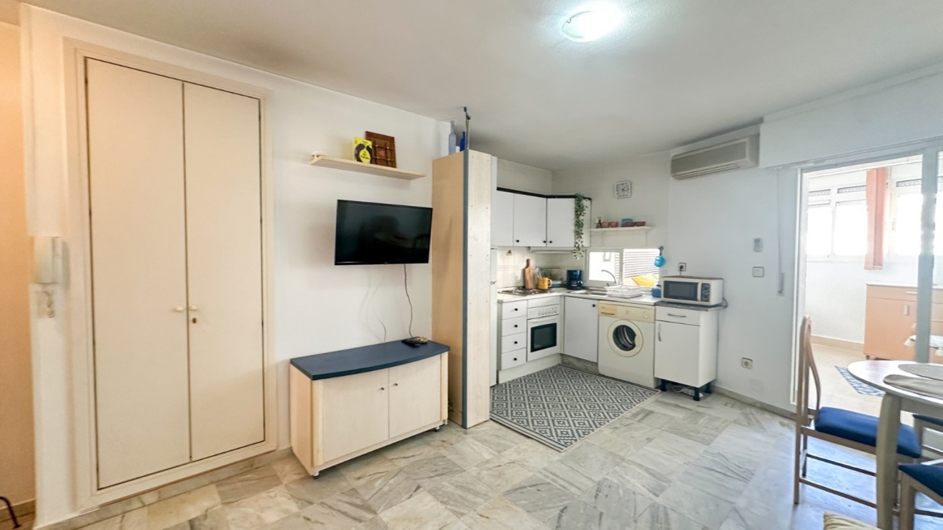 Resale - Apartment - Torrevieja - Torrevieja Centro