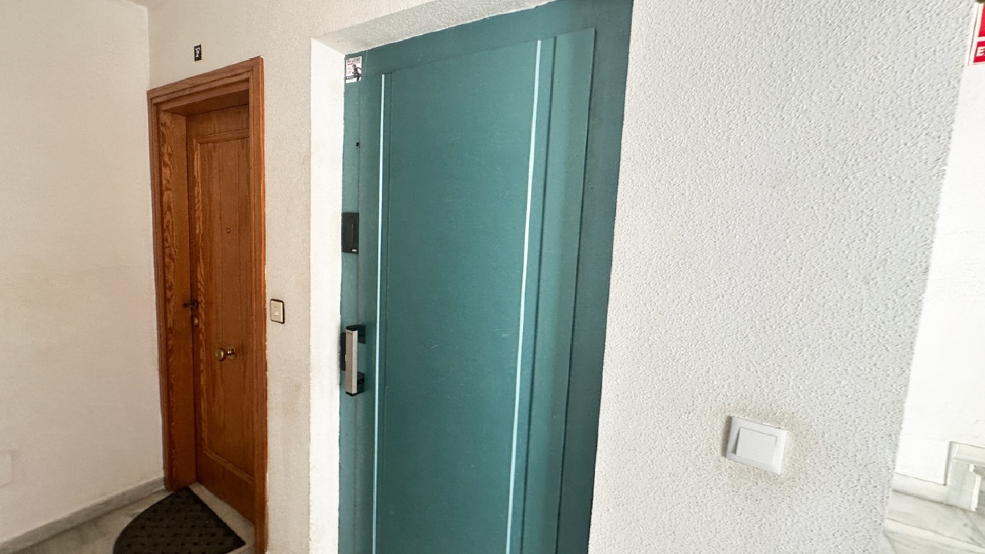 Resale - Apartment - Torrevieja - Torrevieja Centro