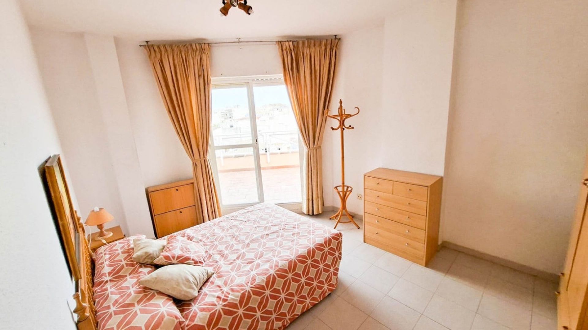 Resale - Apartment - Torrevieja - Torrevieja Centro