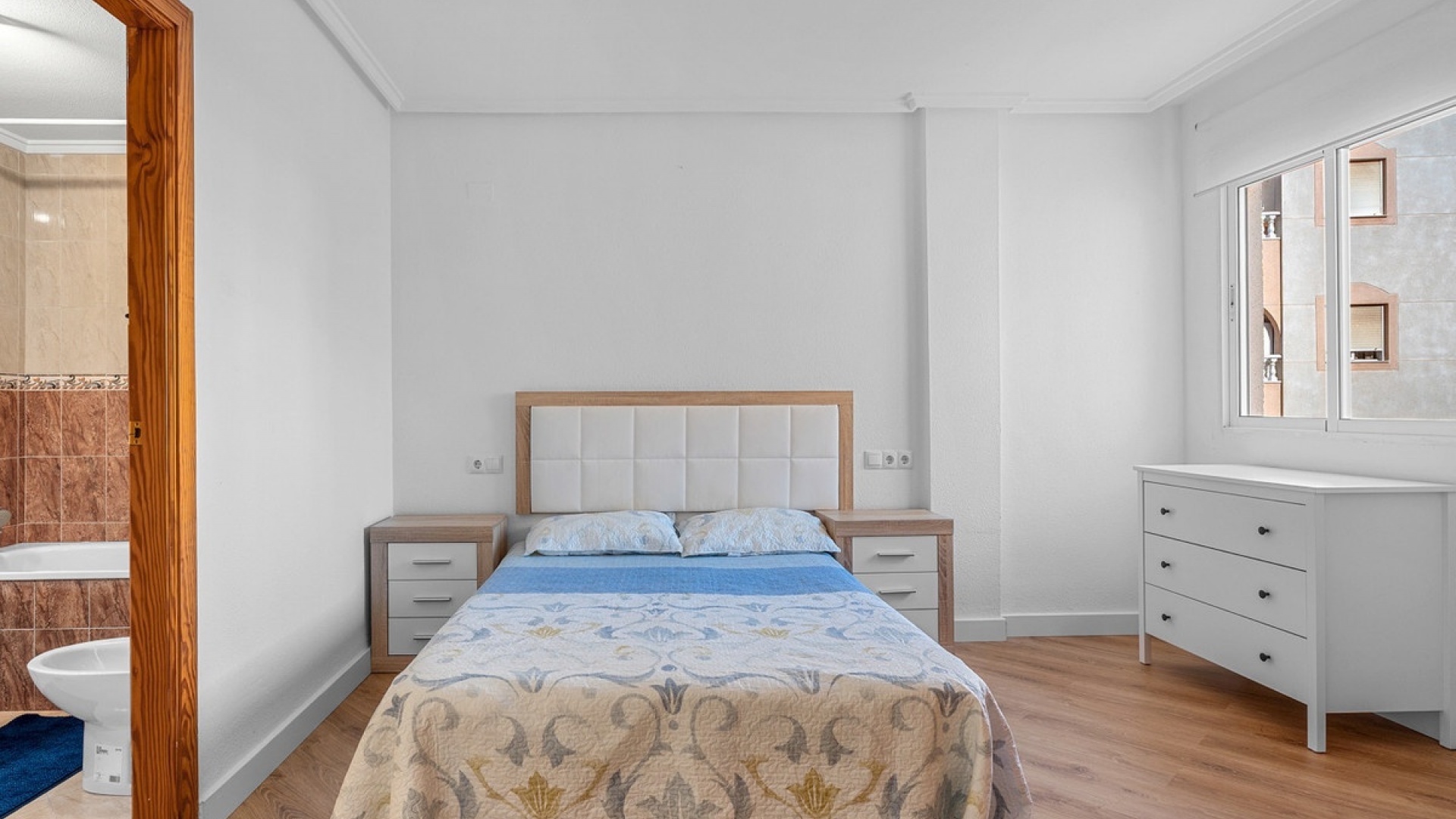 Resale - Apartment - Torrevieja - Torrevieja Centro