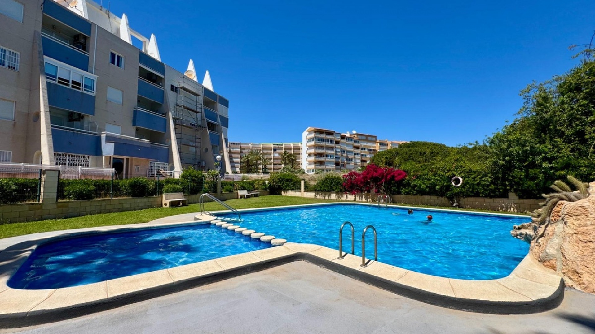 Resale - Apartment - Torrevieja - Torrevieja Centro