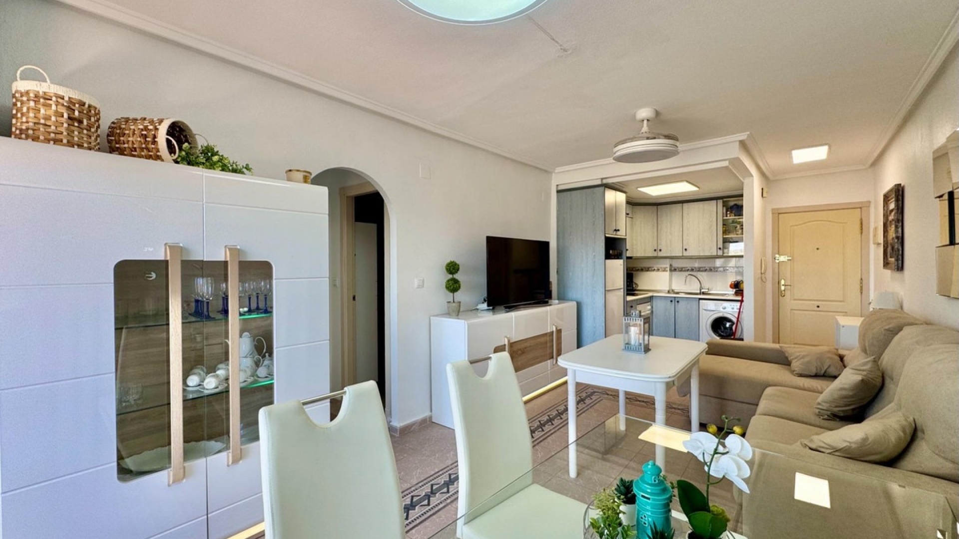 Resale - Apartment - Torrevieja - Torrevieja Centro