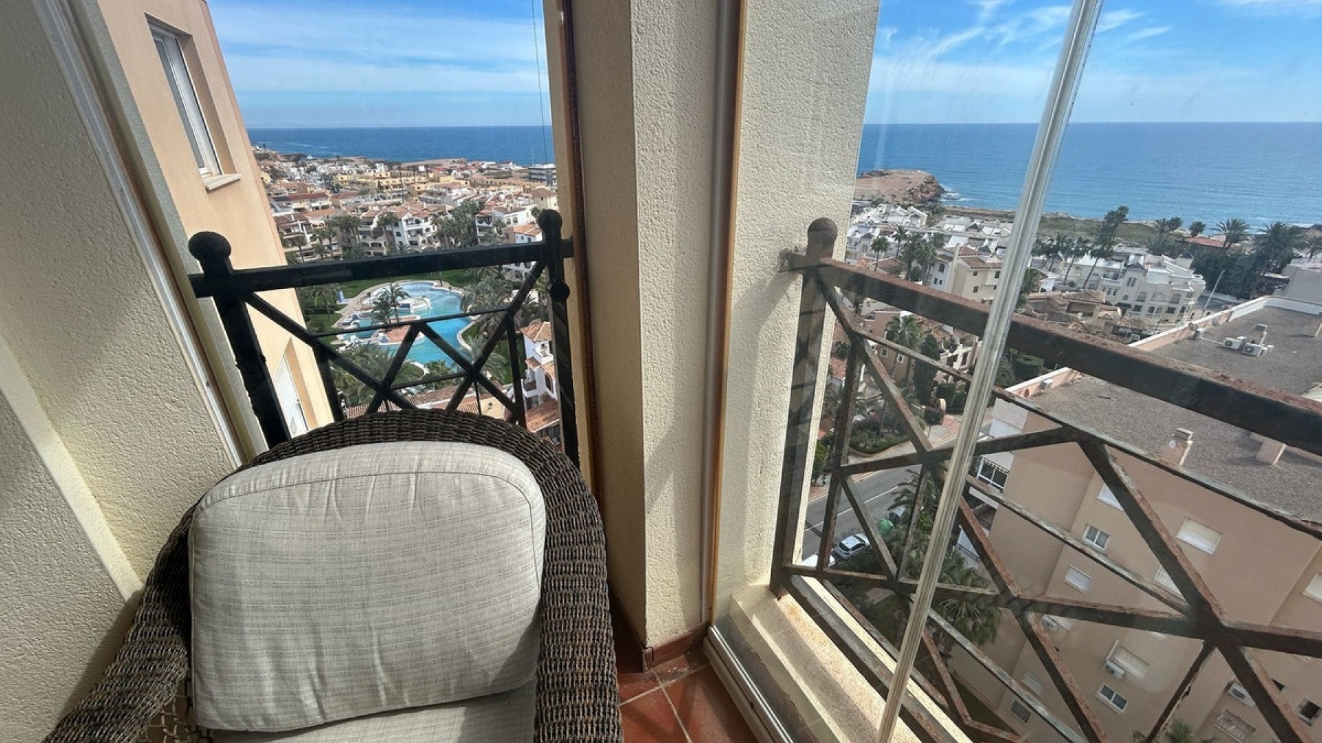Resale - Apartment - Torrevieja - Torrevieja Centro