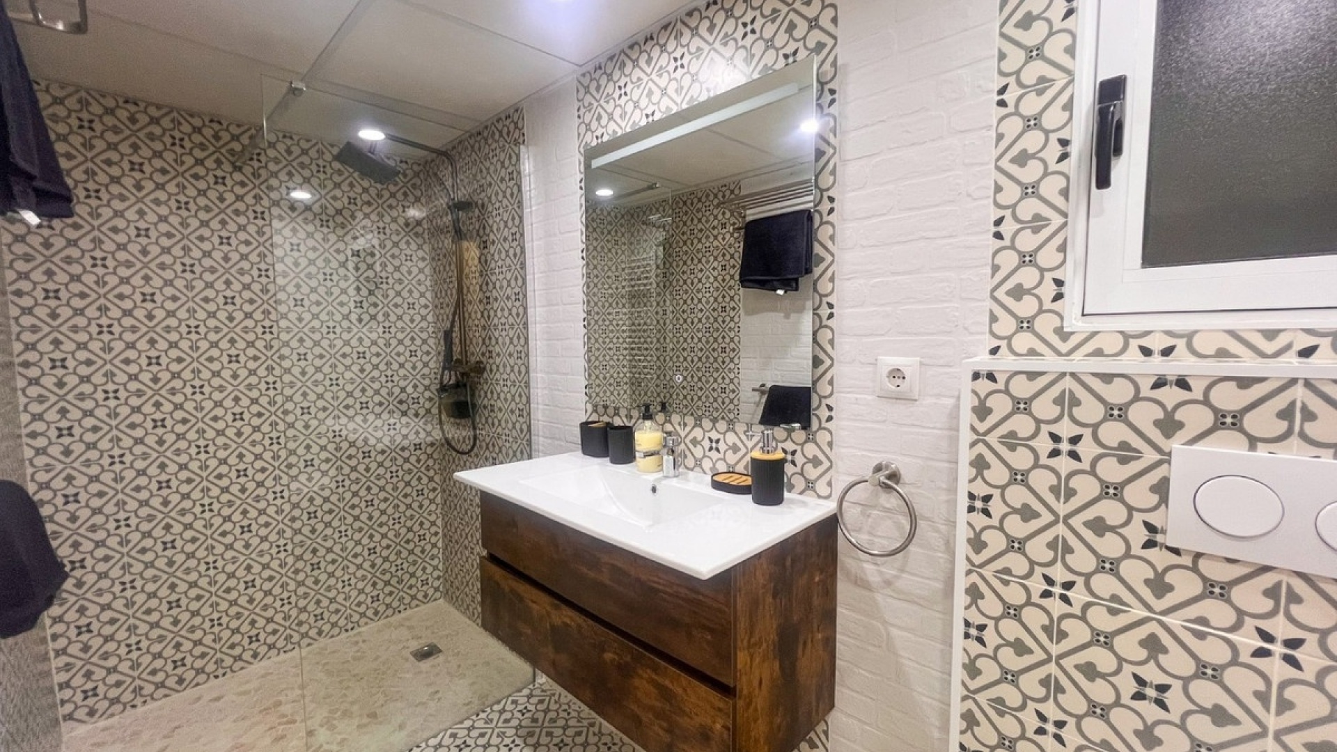 Resale - Apartment - Torrevieja - Torrevieja Centro