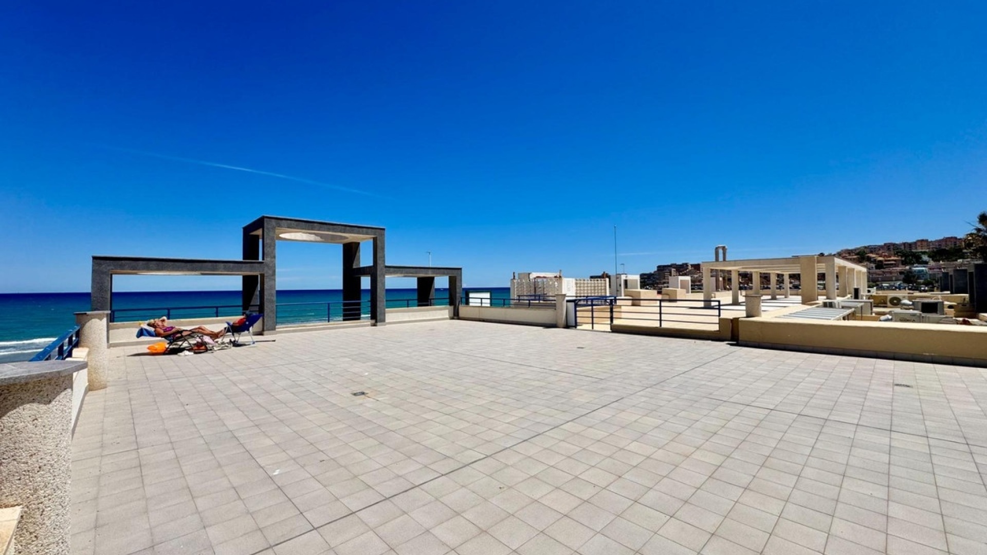 Resale - Apartment - Torrevieja - Torrevieja Centro