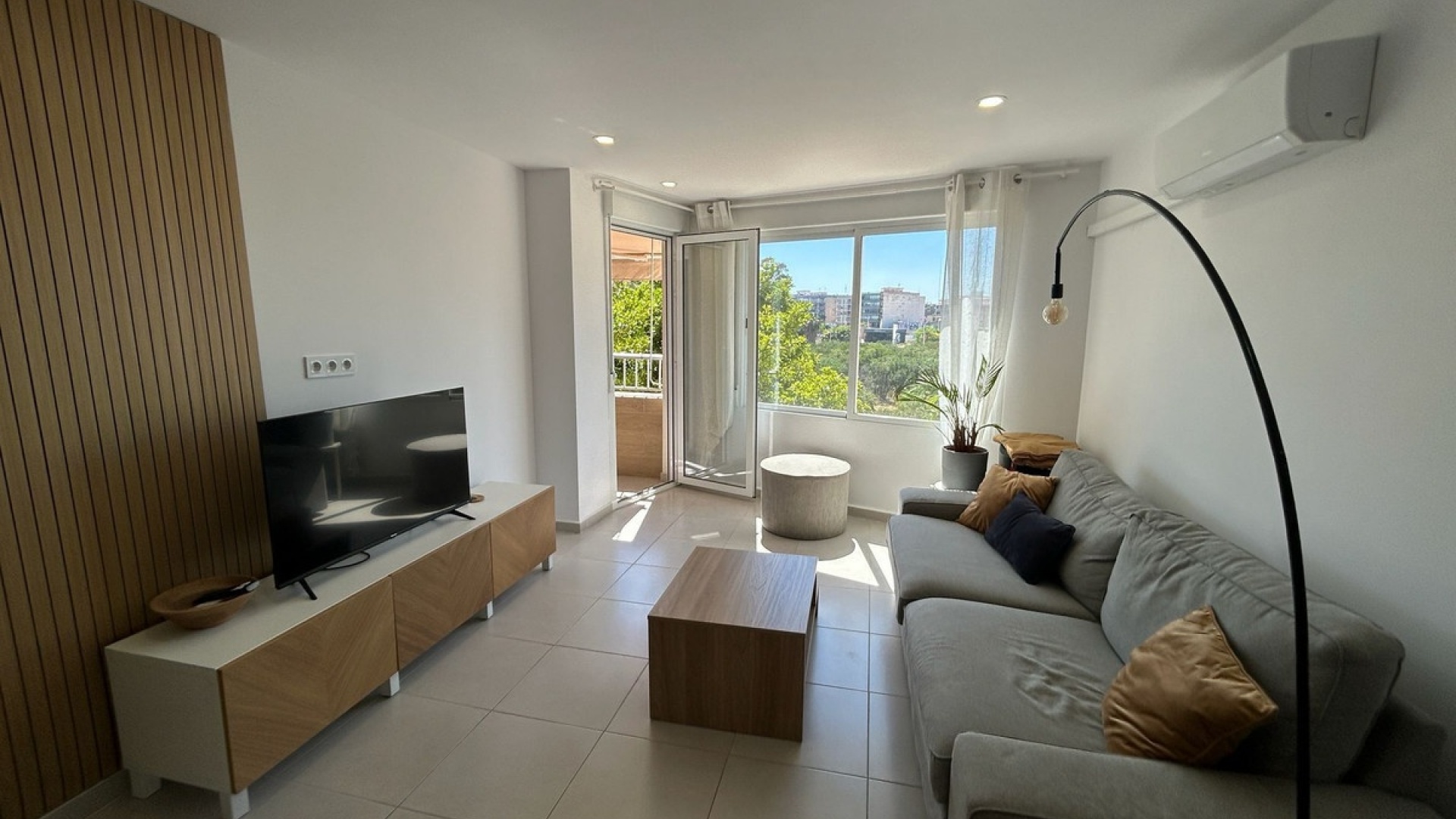 Resale - Apartment - Torrevieja - Torrevieja Centro