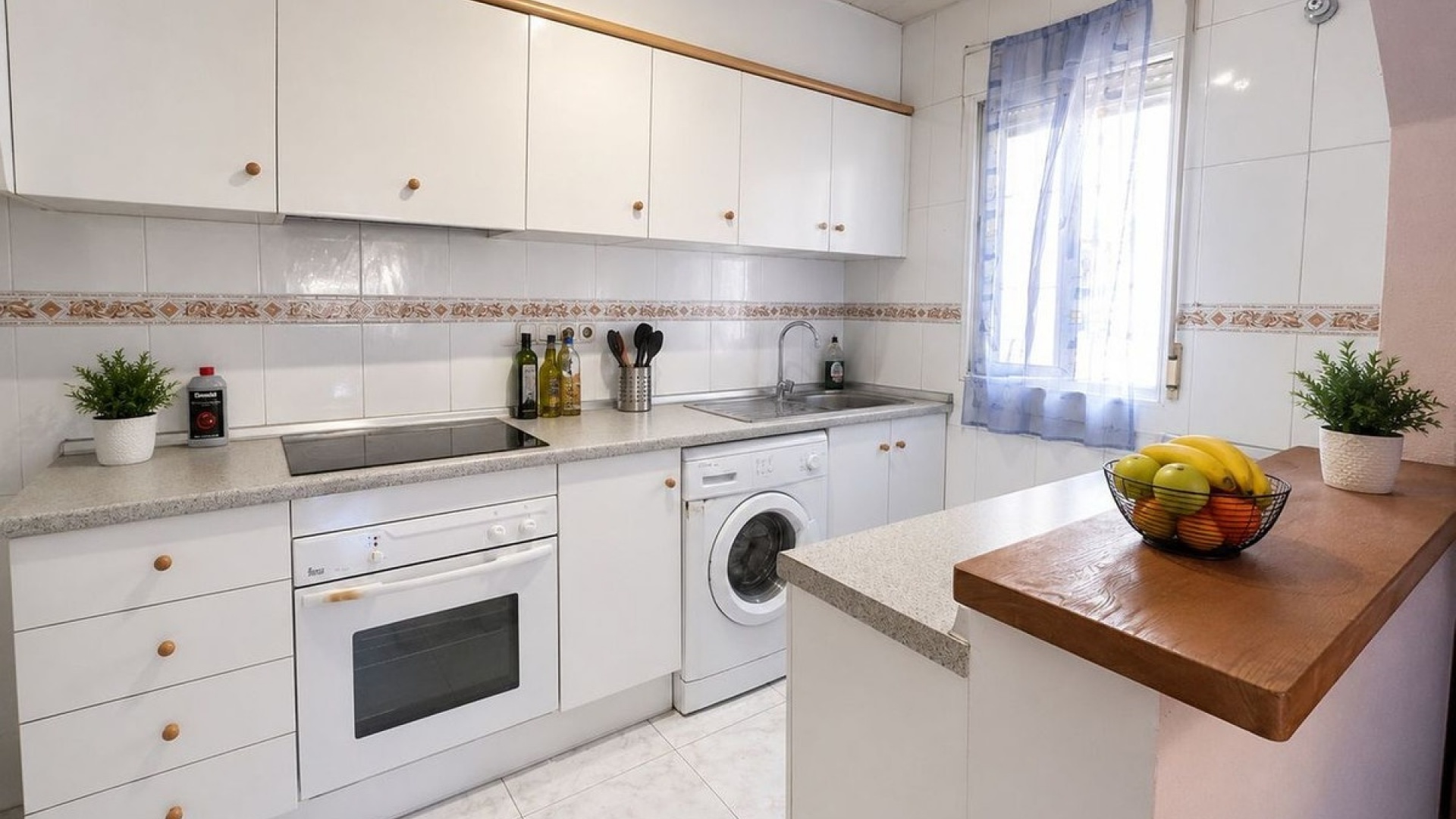 Resale - Apartment - Torrevieja - Torrevieja Centro