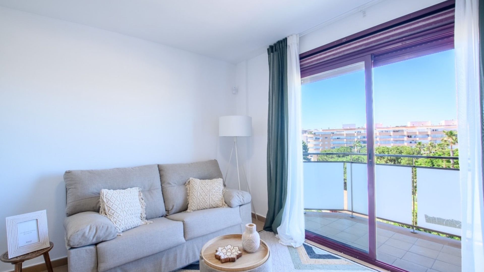 Resale - Apartment - Torrevieja - Torrevieja Centro