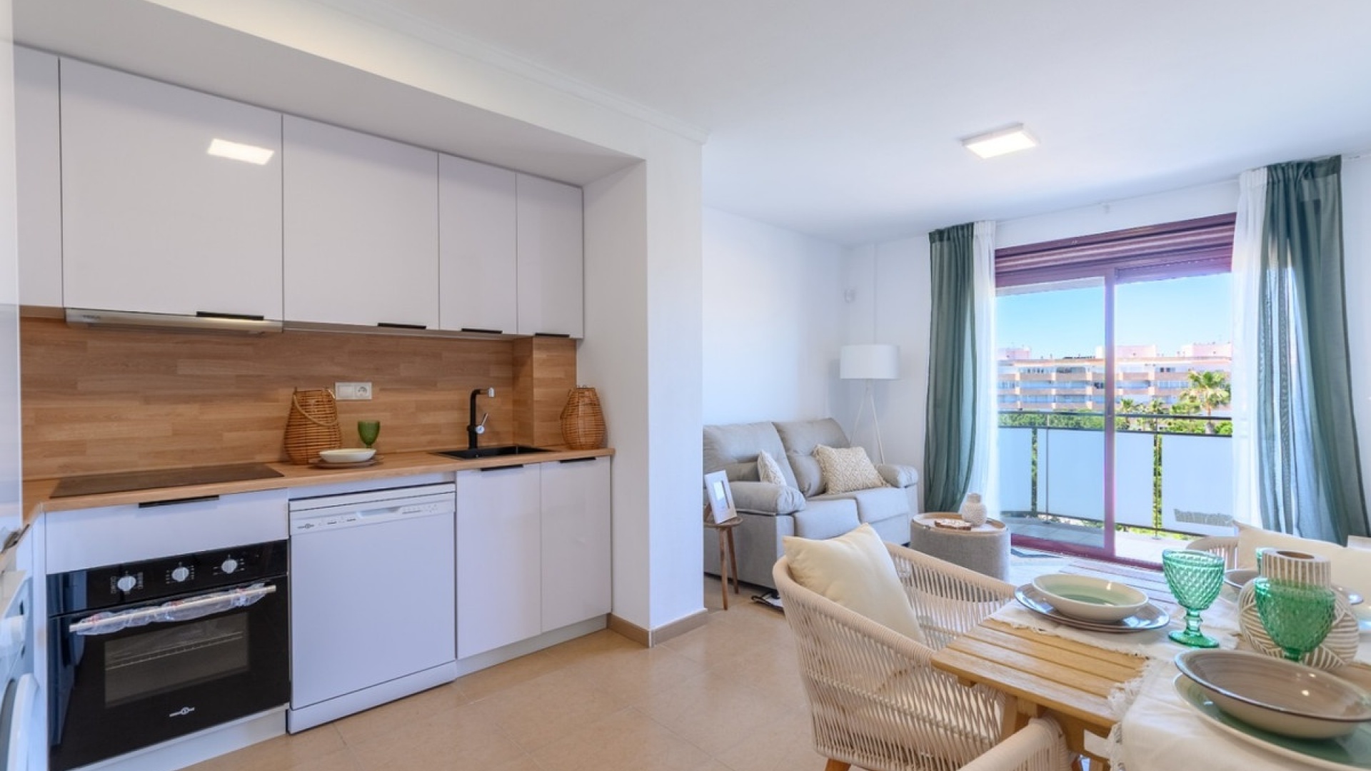 Resale - Apartment - Torrevieja - Torrevieja Centro