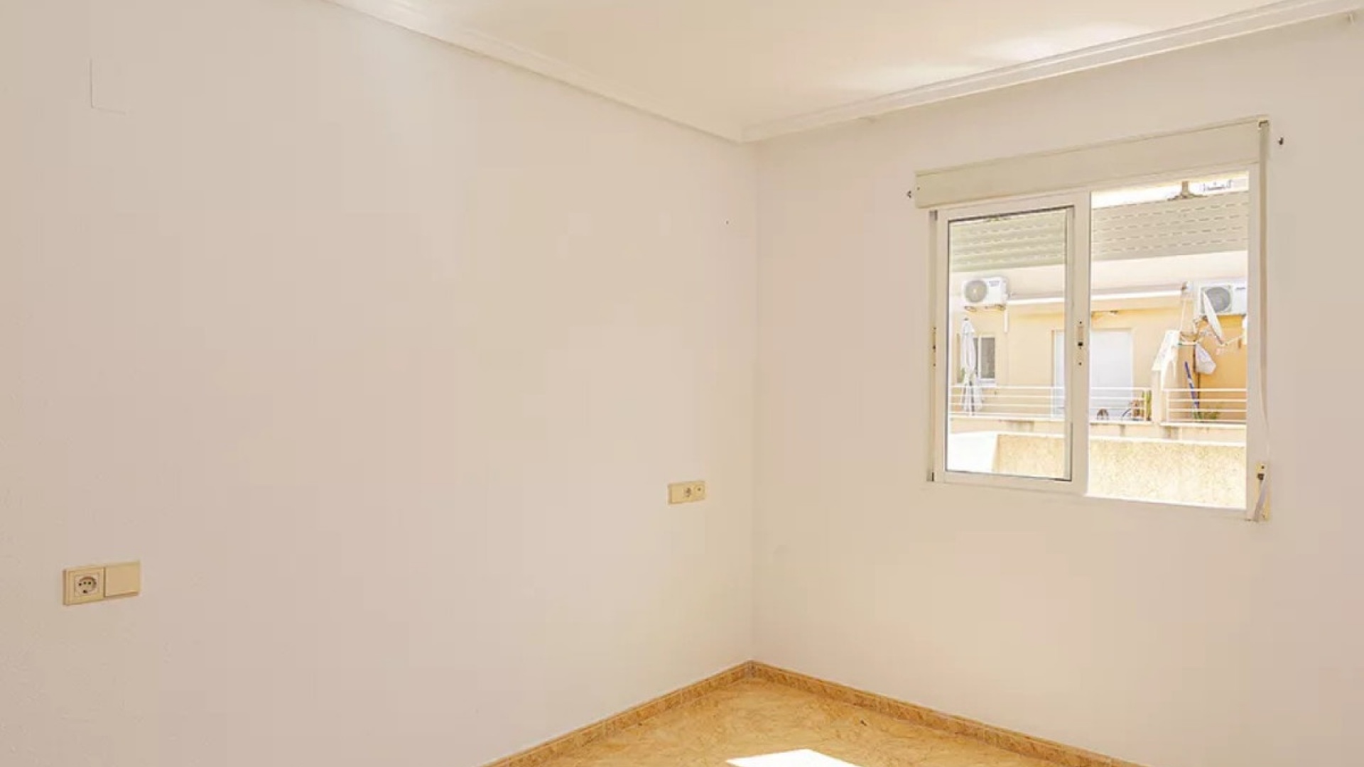 Resale - Apartment - Torrevieja - Torrevieja Centro